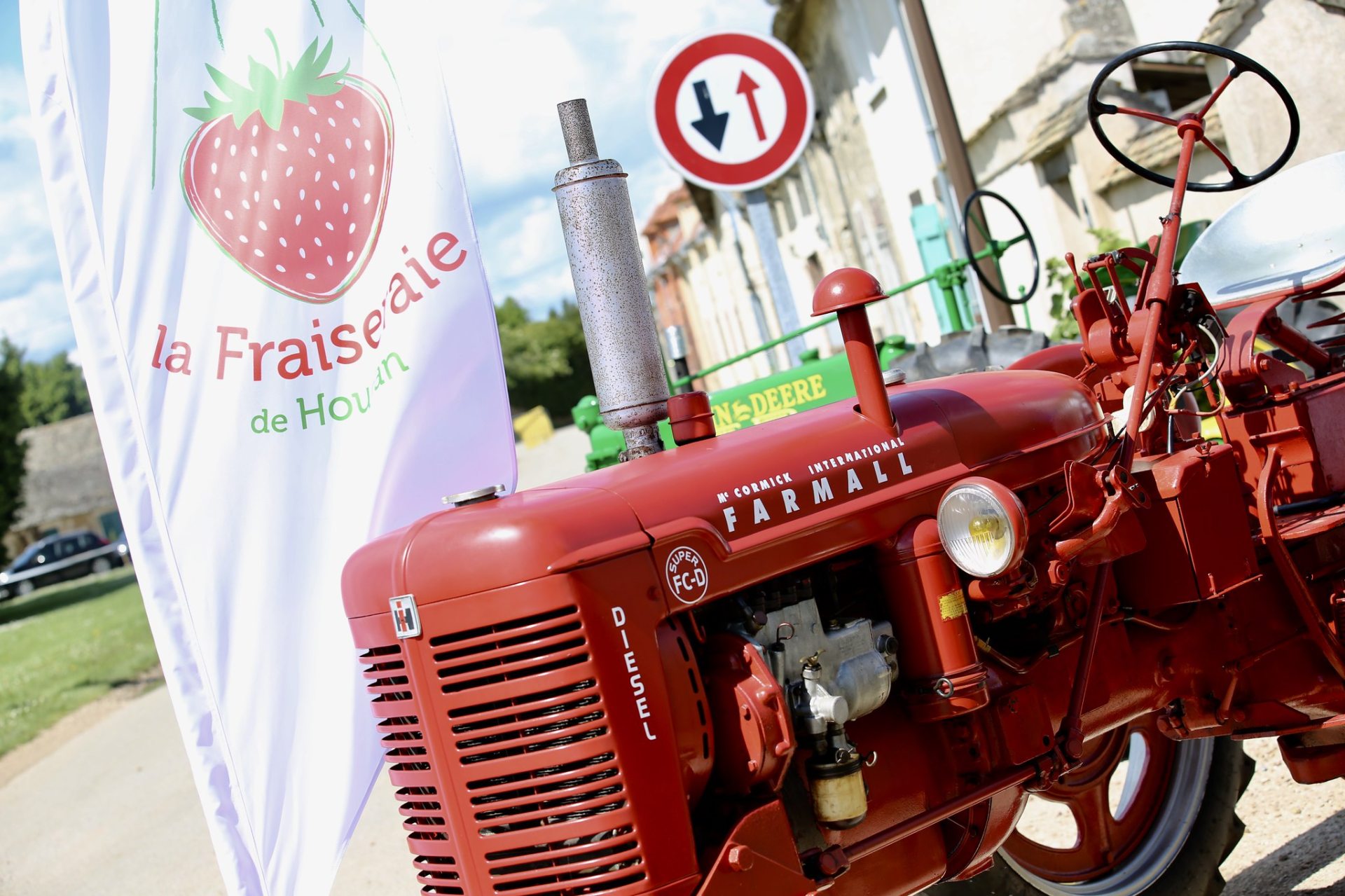 Houdan strawberry grove