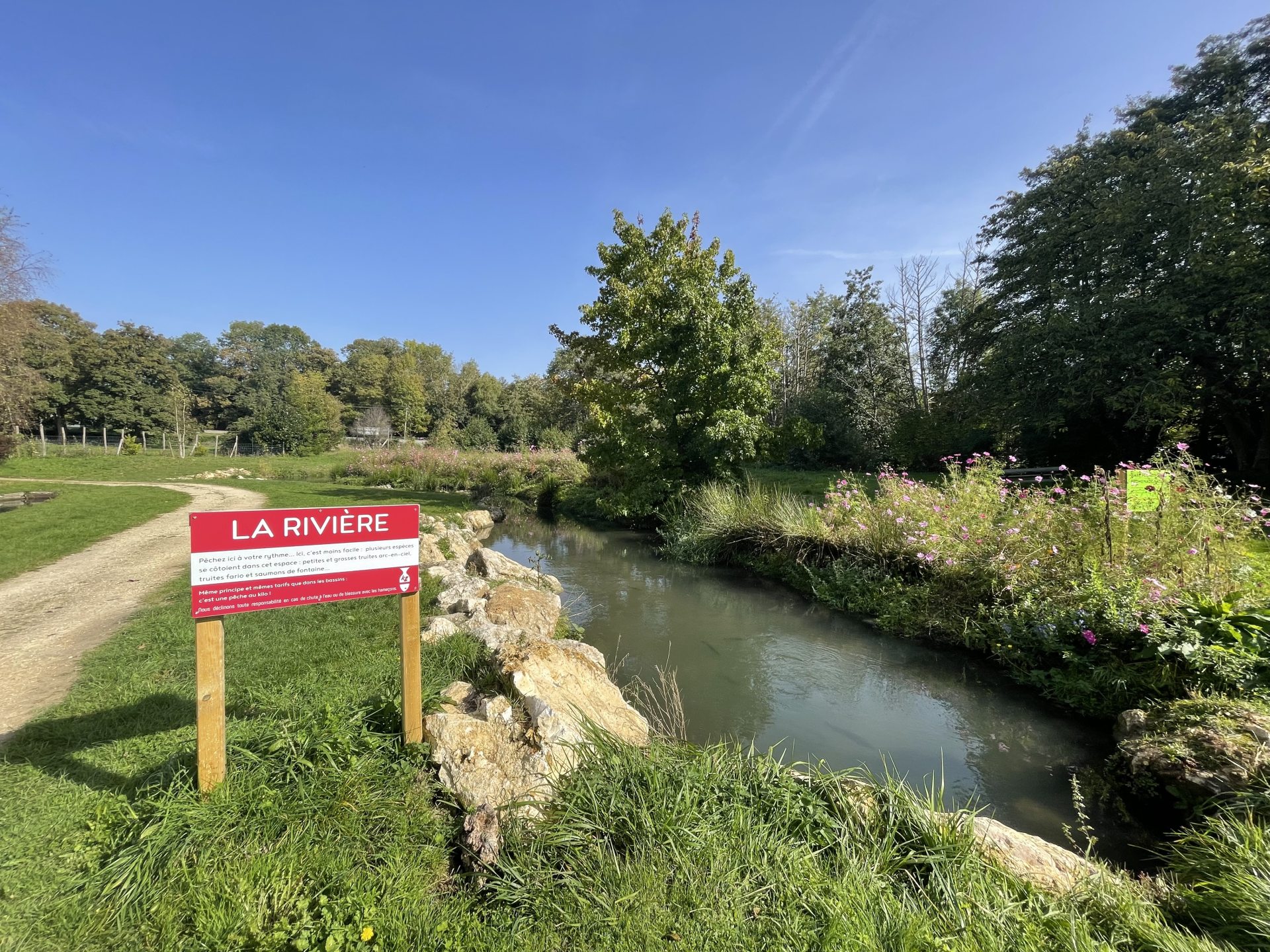 Fish farm Villette The river