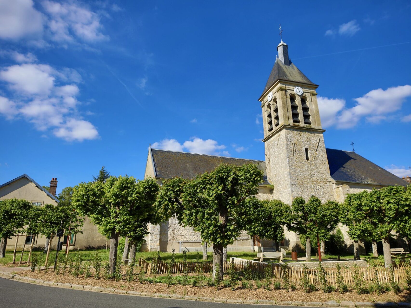 Church of Dammartin-en-Serve